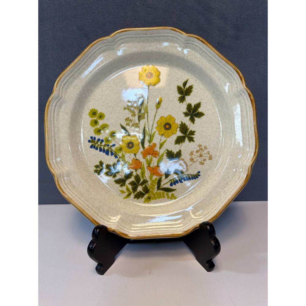 Vintage Mikasa Garden Club Stoneware DINNER Plate FRESH FLORAL Boho Farm 10.5”